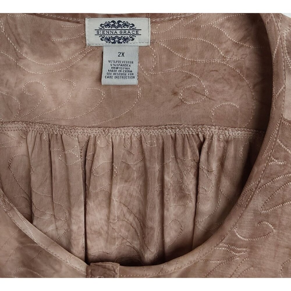 Sienna Grace brown pleated women's plus blouse, size 2x - Picture 2 of 5